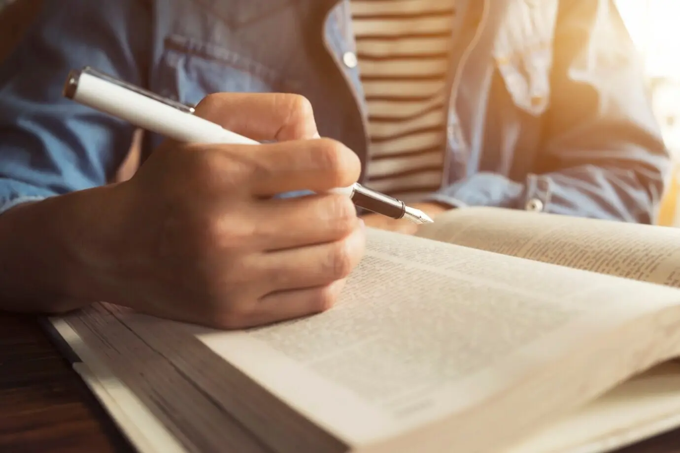 литература, книга, человек, читатель, дерево, университет